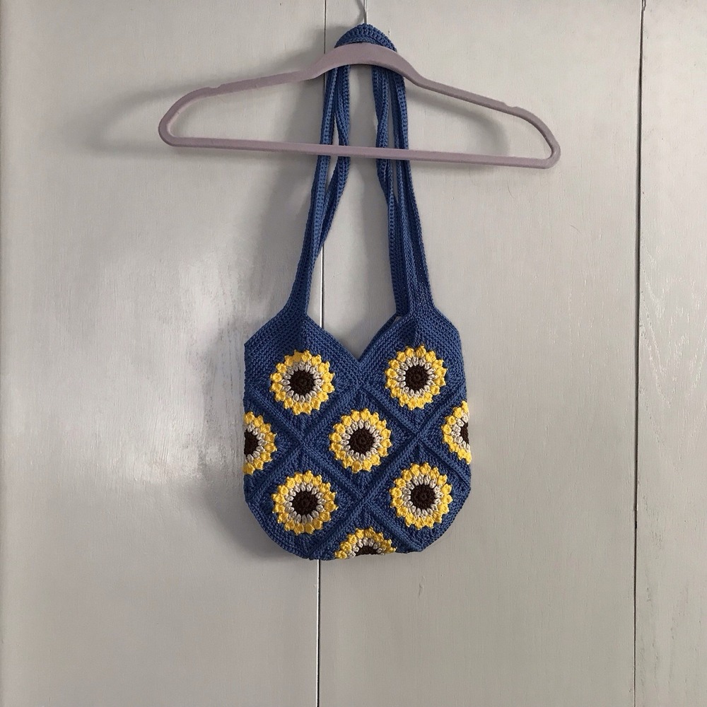 Blue Crochet Sunflower Crossbody Bag - Picture 4 of 7